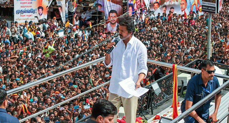 టీవీకే పార్టీకి షాక్: పుదుచ్చేరి సభలో కేవలం లోకల్స్‌కు మాత్రమే ప్రవేశం