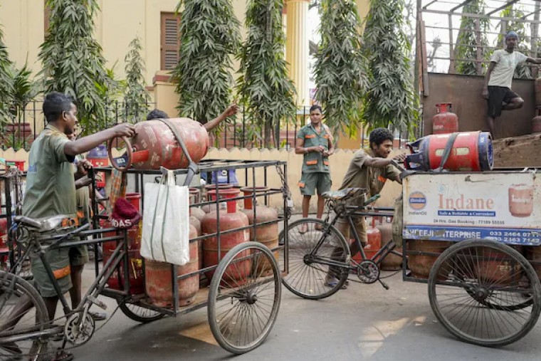 పెట్రోలియం, ఎల్‌పీజీ గ్యాస్ సిలిండర్లపై మోదీ సర్కార్?