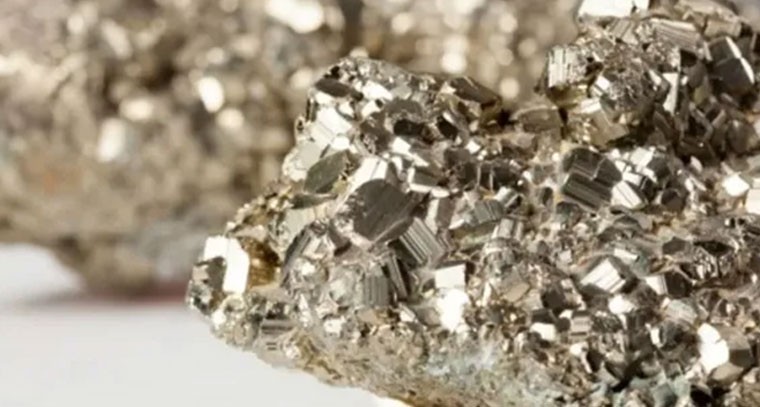 బంగారం కంటే ఖరీదైన లోహం.. కాలిఫోర్నియం-252 విశిష్టత