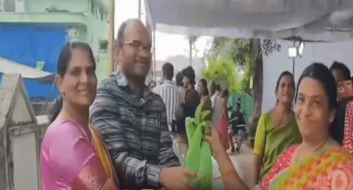 చనిపోయిన తల్లి .... ఆ కొడుకు చేసిన పనికి అందరూ ఫిదా