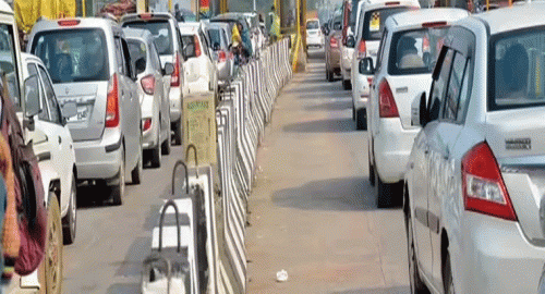 నిబంధనలకు విరుద్ధంగా.. రూ.వందల్లో వసూలు