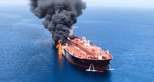 ఒమన్ తీరంలో చమురు ట్యాంకర్‌పై బాంబు పడవ దాడి.. భారతీయుడి దుర్మరణం