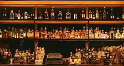 ఏపీలో బార్ లైసెన్సుల వేట: 301 ఖాళీలకు రీనోటిఫికేషన్ విడుదల

