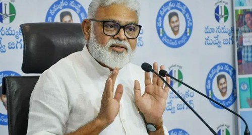 పవన్ రాజకీయాలకు పనికిరాడు: అంబటి రాంబాబు