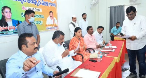 ప్రజా అర్జీలపై కఠిన సమీక్షలో ఎమ్మెల్యే కోట్ల