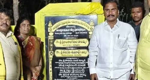 వేములనర్వలో సీసీ రోడ్ల ప్రారంభం