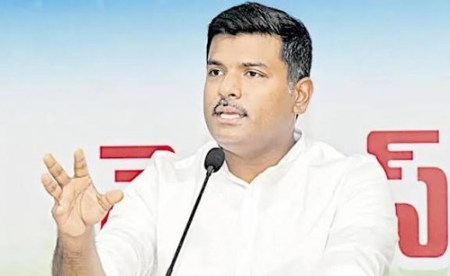 అనకాపల్లిలోని కన్యాకాపరమేశ్వరి ఆలయ భూమి కబ్జా అయిందన్న గుడివాడ