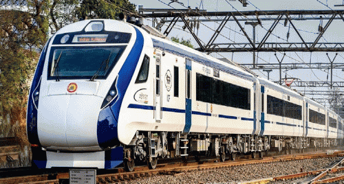 Vande Bharat ఇరుక్కుపోయిన ఘటన: బోల్ట్ కారణంగా గంటల పాటు ఆగిన రైలు