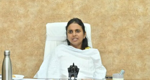 నీట్ పరీక్షకు కలెక్టరేట్‌లో హెల్ప్ డెస్క్ ఏర్పాటు