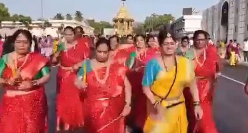 శ్రీశైలంలో వైభవంగా స్వర్ణరథోత్సవం