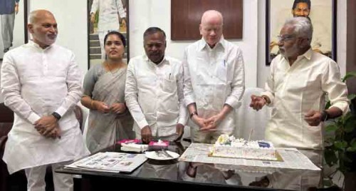 రాష్ట్ర హక్కుల కోసం కేంద్రంలో వైసీపీ తరపున పోరాటాన్ని కొనసాగిస్తాం 