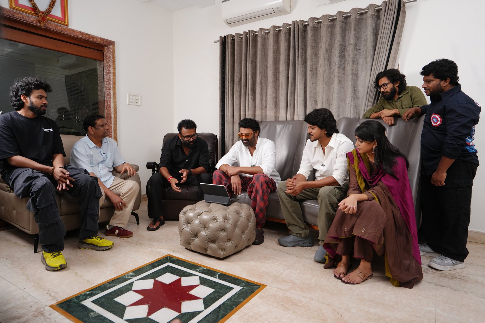 హీరో ప్రభాస్ ను కలిసిన రోమాంచకం మూవీ టీమ్ ఫోటోస్ 