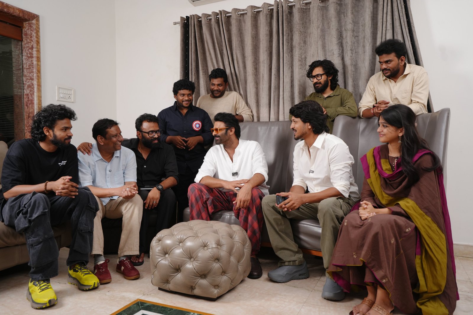 హీరో ప్రభాస్ ను కలిసిన రోమాంచకం మూవీ టీమ్ ఫోటోస్ 