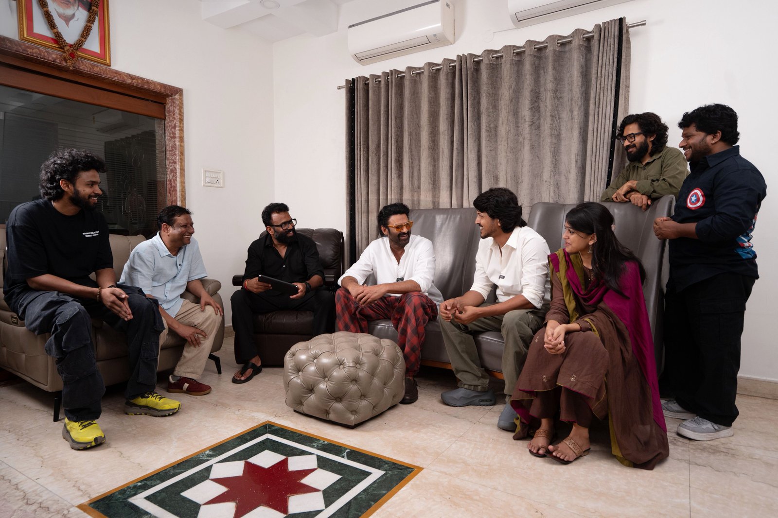 హీరో ప్రభాస్ ను కలిసిన రోమాంచకం మూవీ టీమ్ ఫోటోస్ 