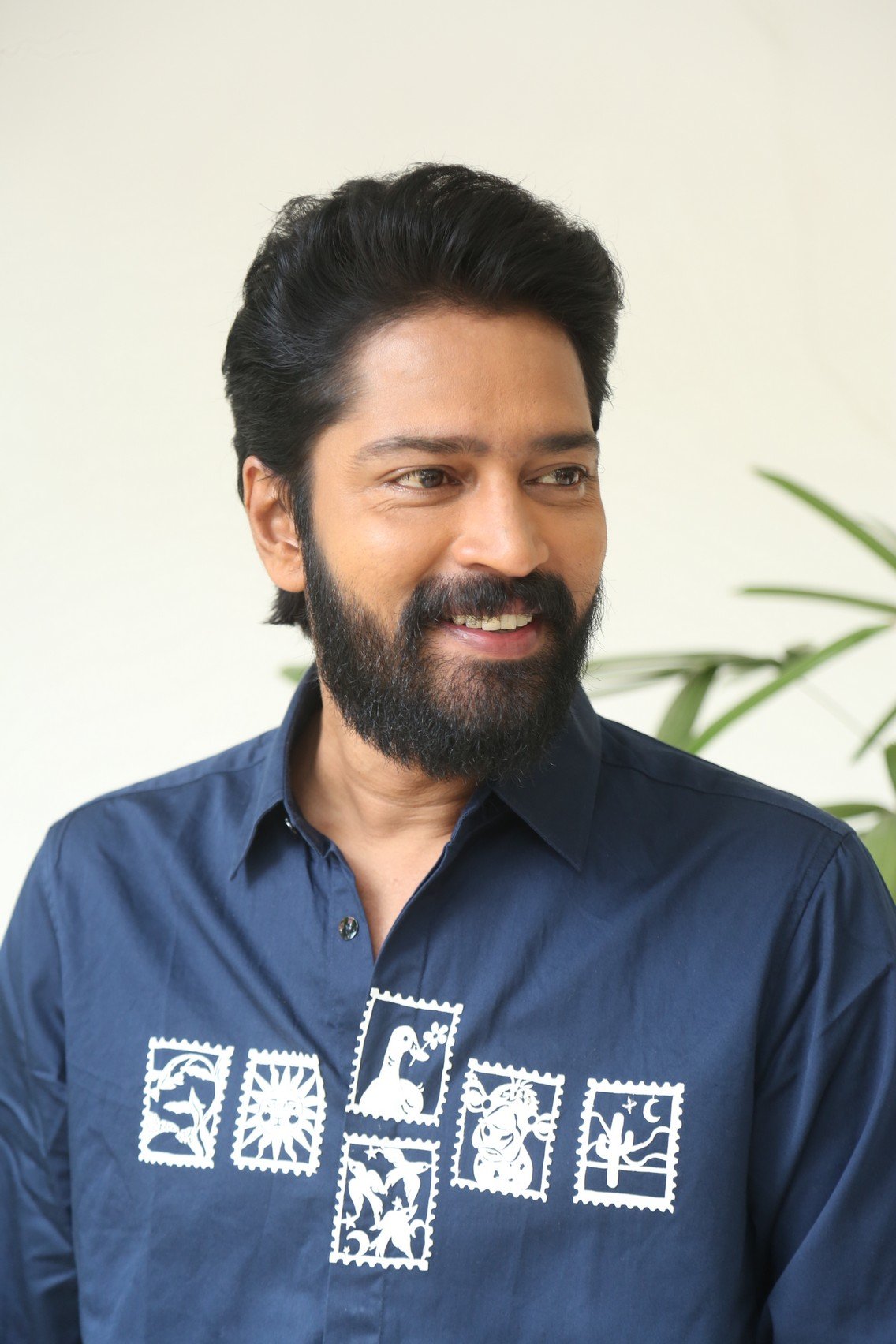 హీరో అల్లరి నరేష్ ఇంటర్వ్యూ ఫోటోస్ @ రంభ ఊర్వశి మేనక మూవీ
