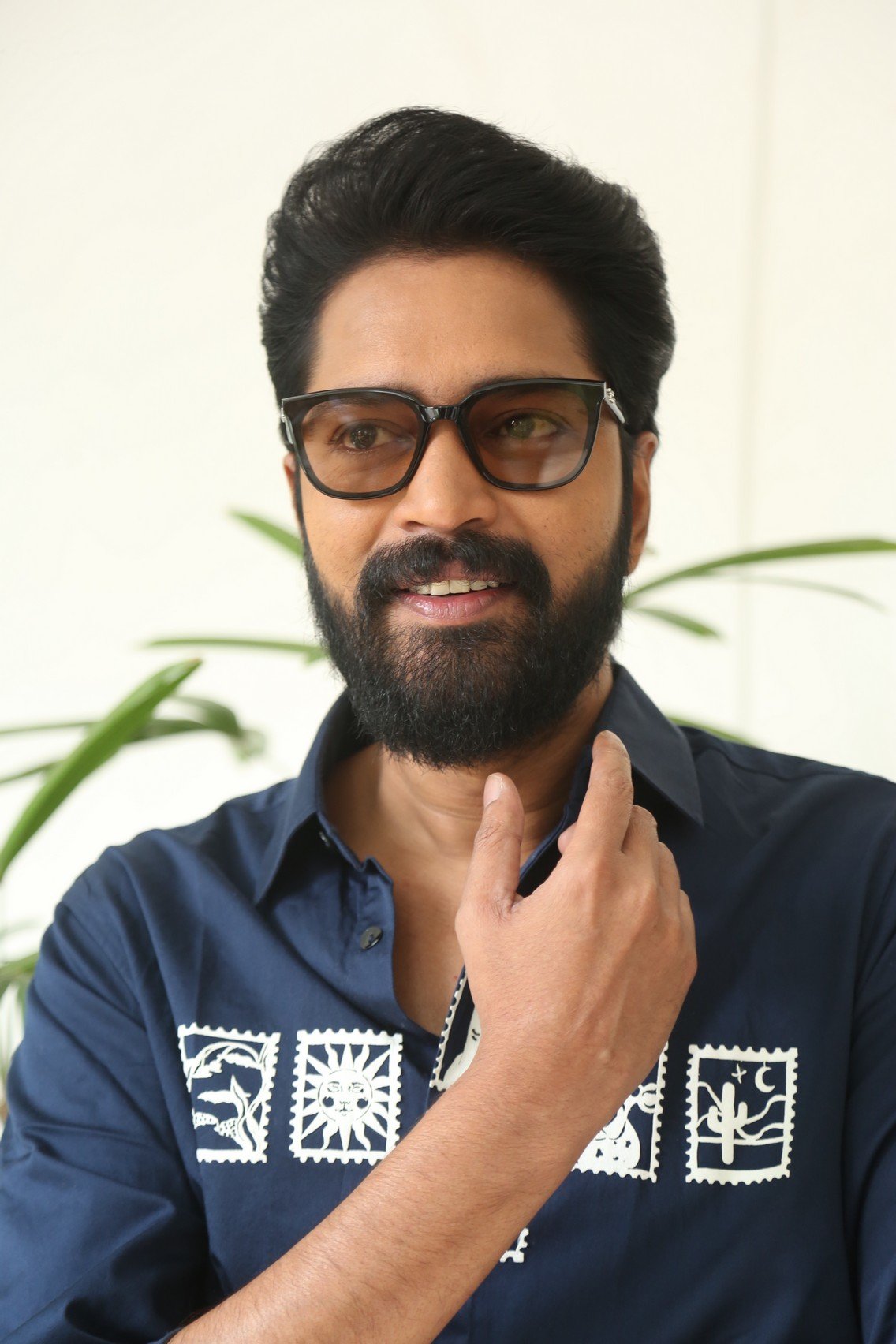 హీరో అల్లరి నరేష్ ఇంటర్వ్యూ ఫోటోస్ @ రంభ ఊర్వశి మేనక మూవీ
