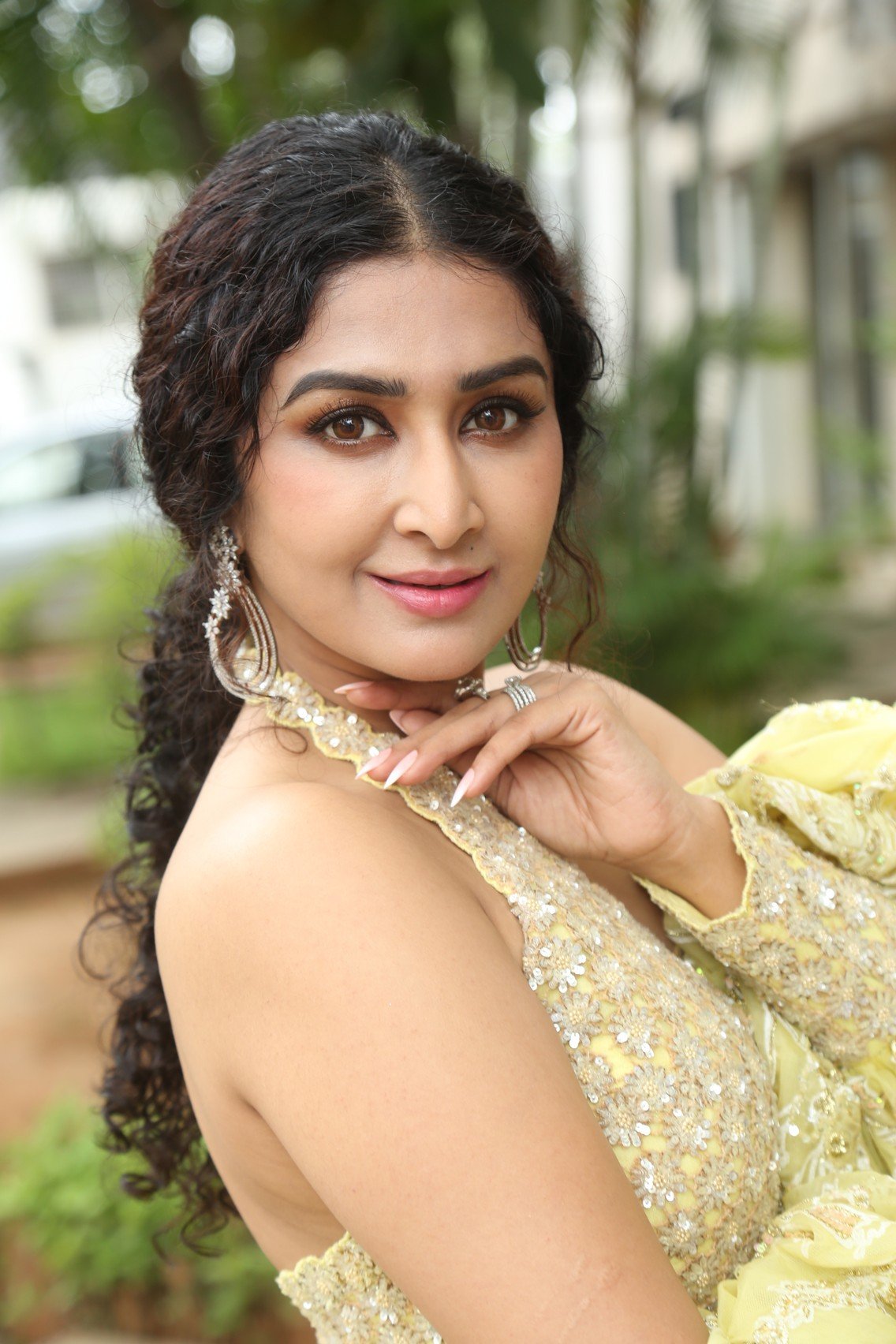 హీరోయిన్ ఫర్నాజ్ శెట్టి కొత్త ఫోటోలు