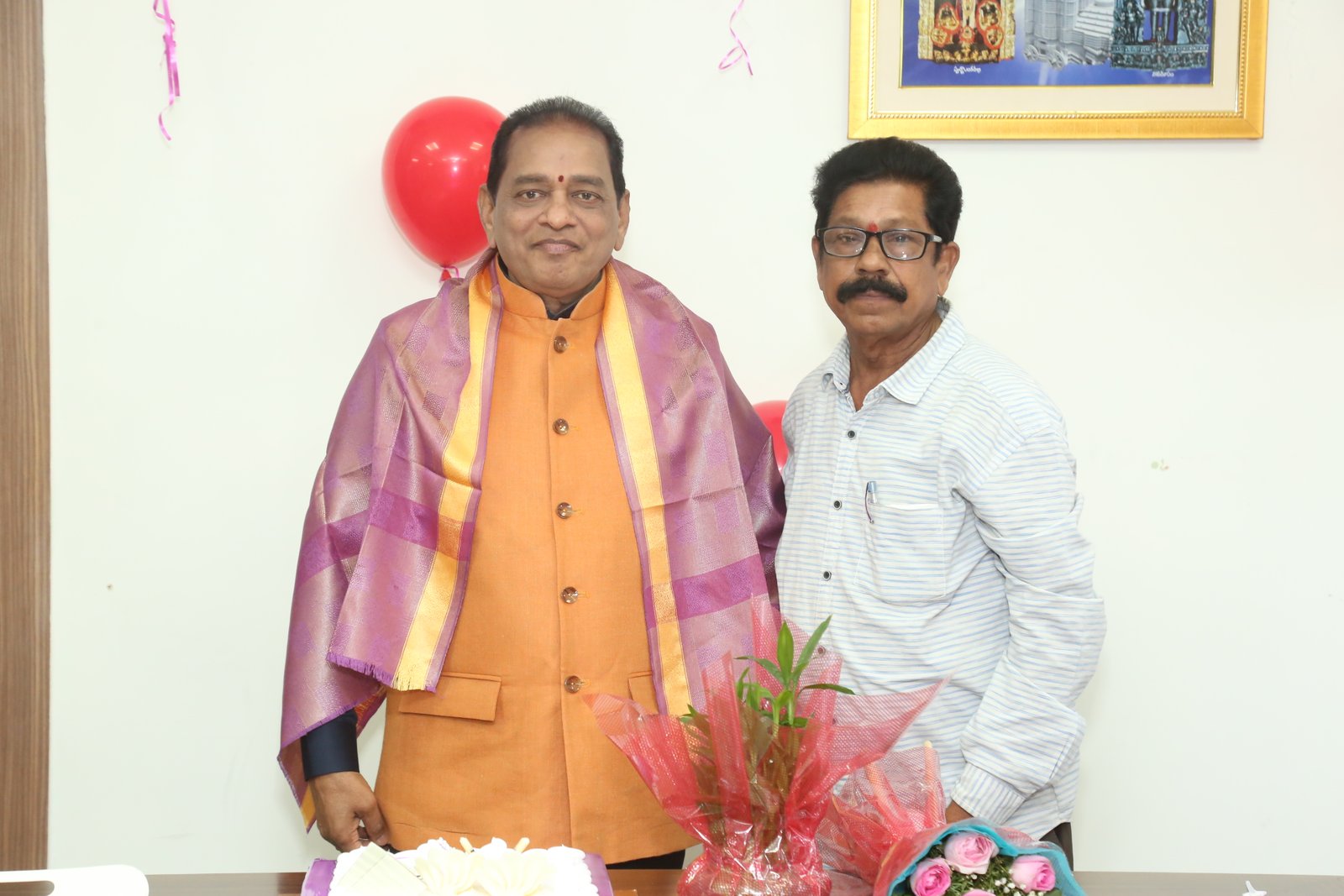 సూర్య చైర్మెన్‌ నూకారపు సూర్యప్రకాశ్‌రావు గారి  పుట్టినరోజు వేడుక ఫొటోలు