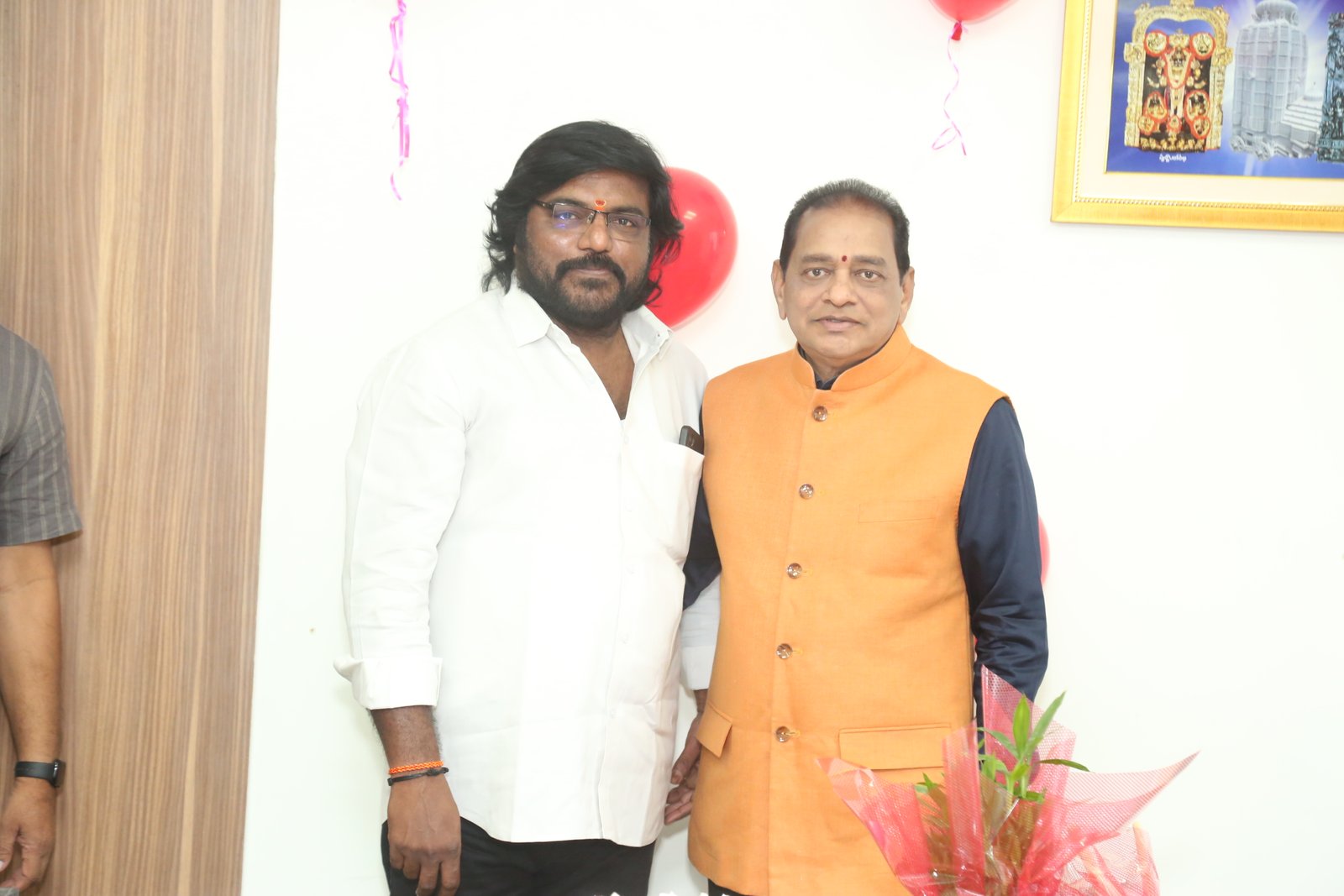 సూర్య చైర్మెన్‌ నూకారపు సూర్యప్రకాశ్‌రావు గారి  పుట్టినరోజు వేడుక ఫొటోలు