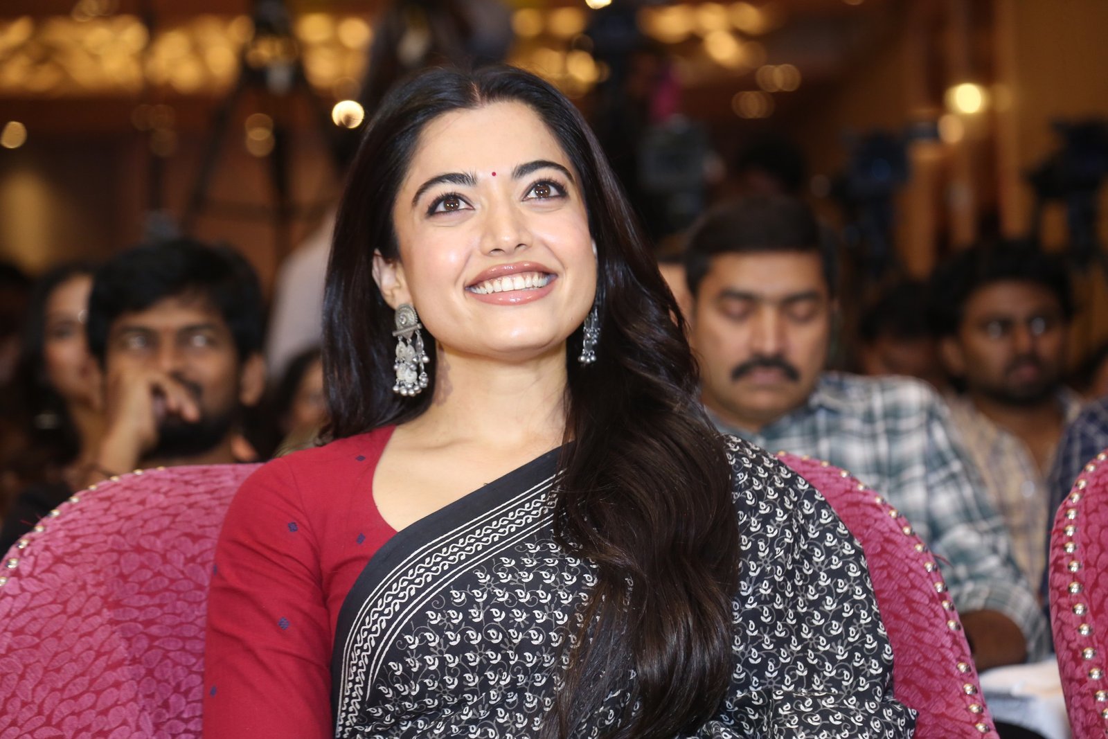 హీరోయిన్ రష్మిక మందాన కొత్త ఫోటోలు 