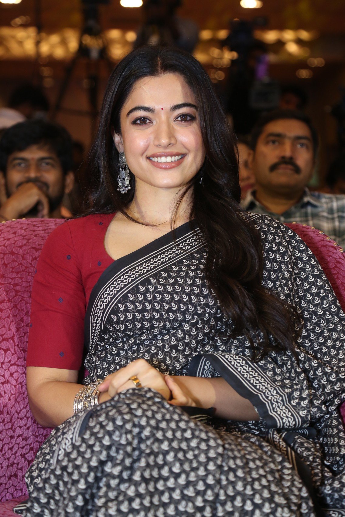 హీరోయిన్ రష్మిక మందాన కొత్త ఫోటోలు 