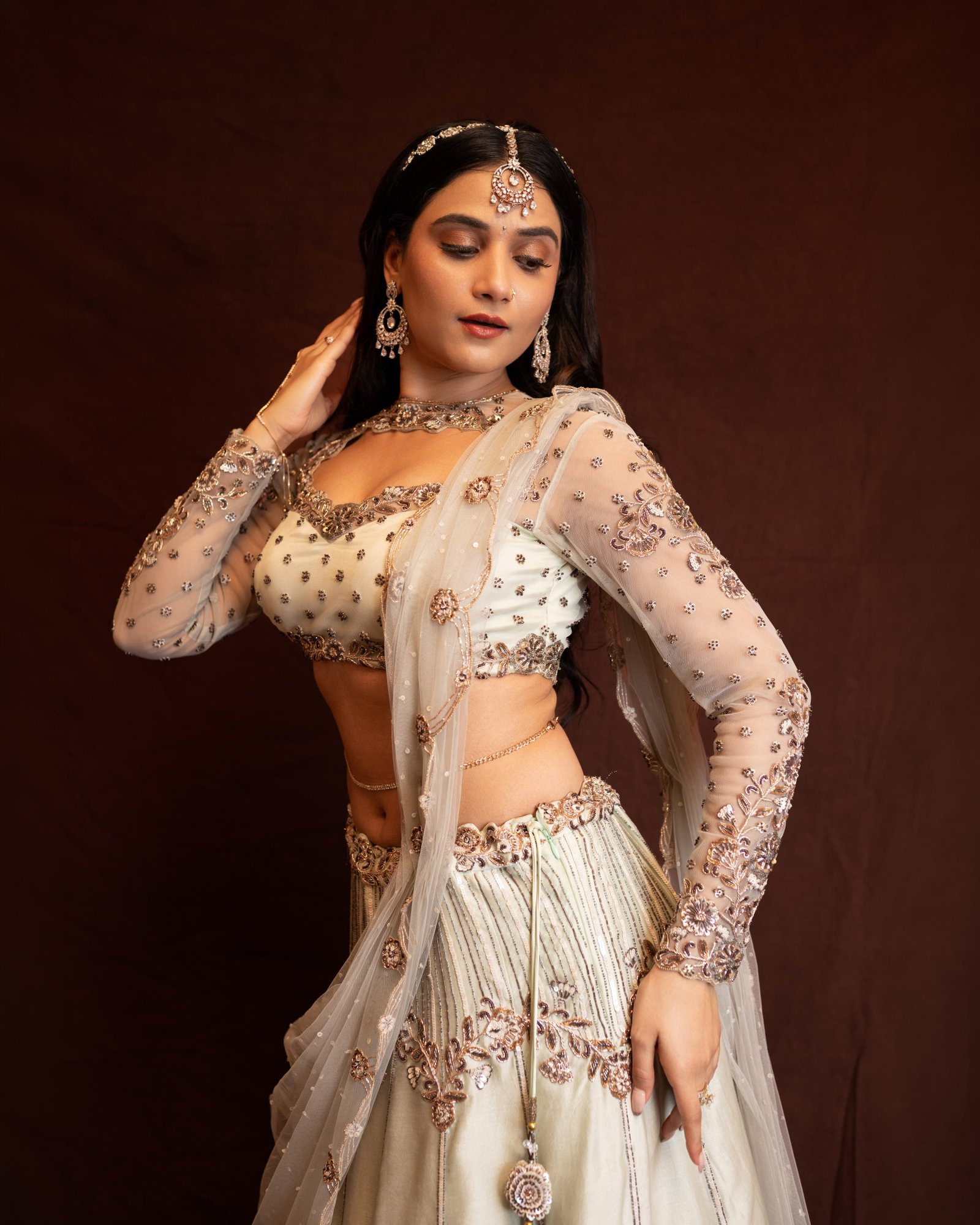 నటి ప్రిషా సింగ్ గ్లామర్ ఫోటోస్ 