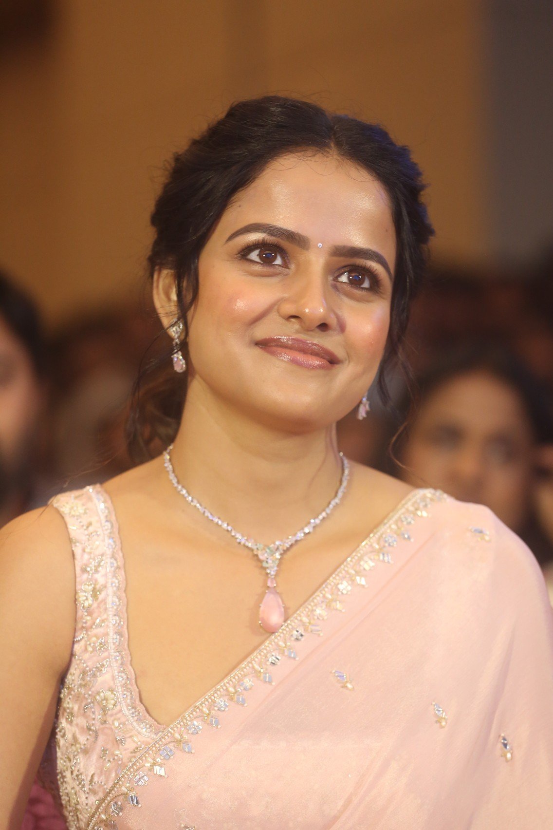 హీరోయిన్ వైష్ణవి చైతన్య కొత్త ఫోటోస్ 
