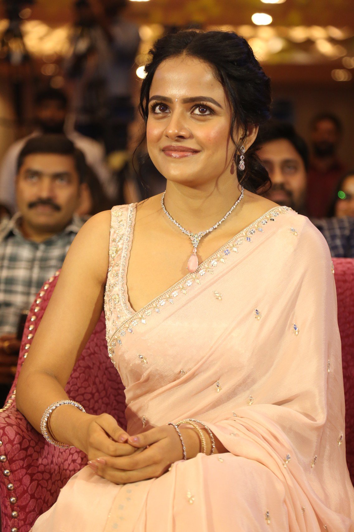 హీరోయిన్ వైష్ణవి చైతన్య కొత్త ఫోటోస్ 