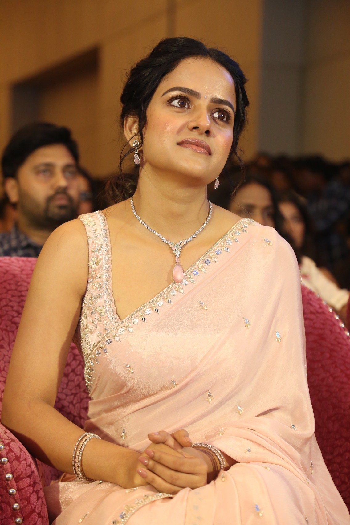 హీరోయిన్ వైష్ణవి చైతన్య కొత్త ఫోటోస్ 