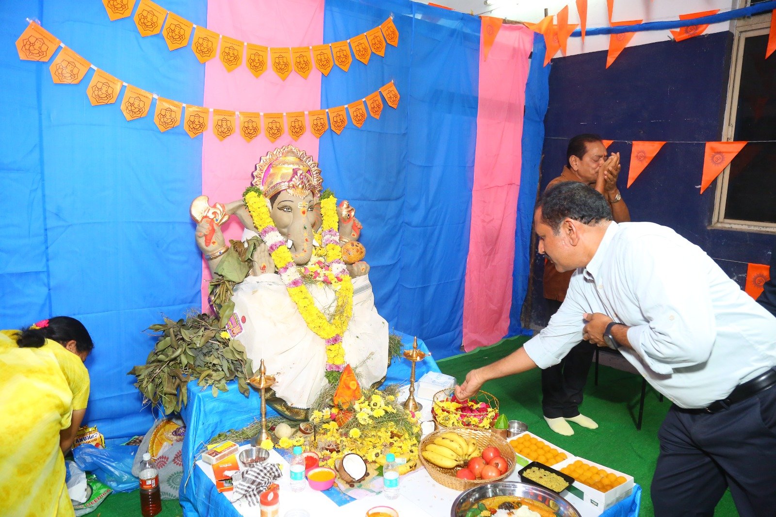  సూర్య ప్రధాన కార్యాలయంలో గణేష్ పూజ ఫోటోస్ 