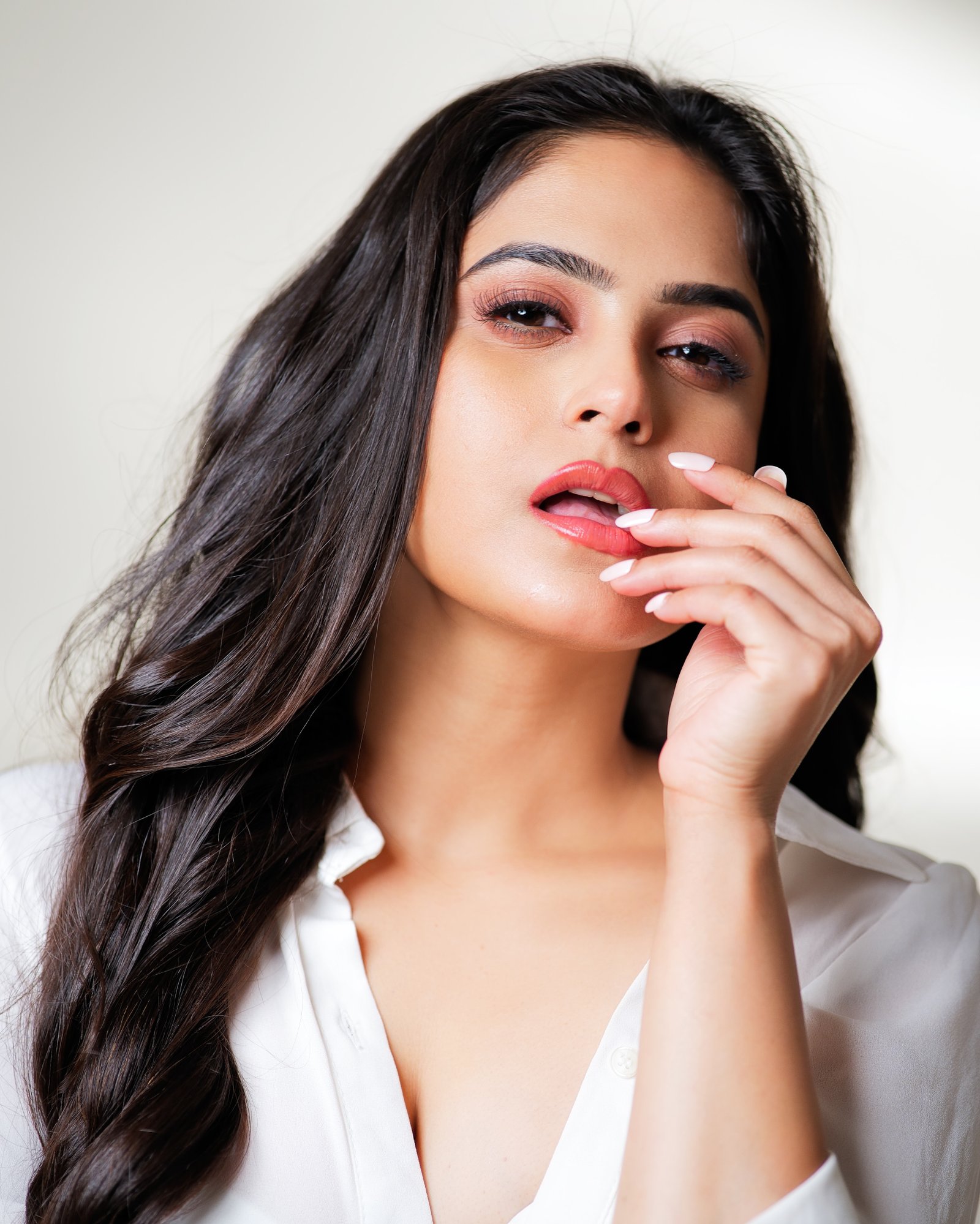 నటి నయనా గంగూలీ హాట్ ఫోటోస్ 