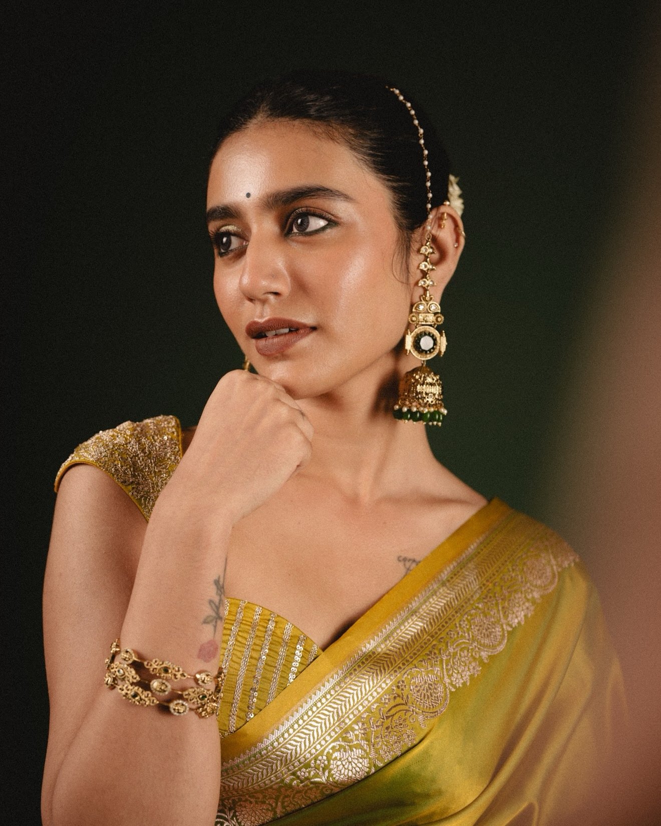హీరోయిన్ ప్రియా వారియర్ కొత్త ఫోటోస్ 