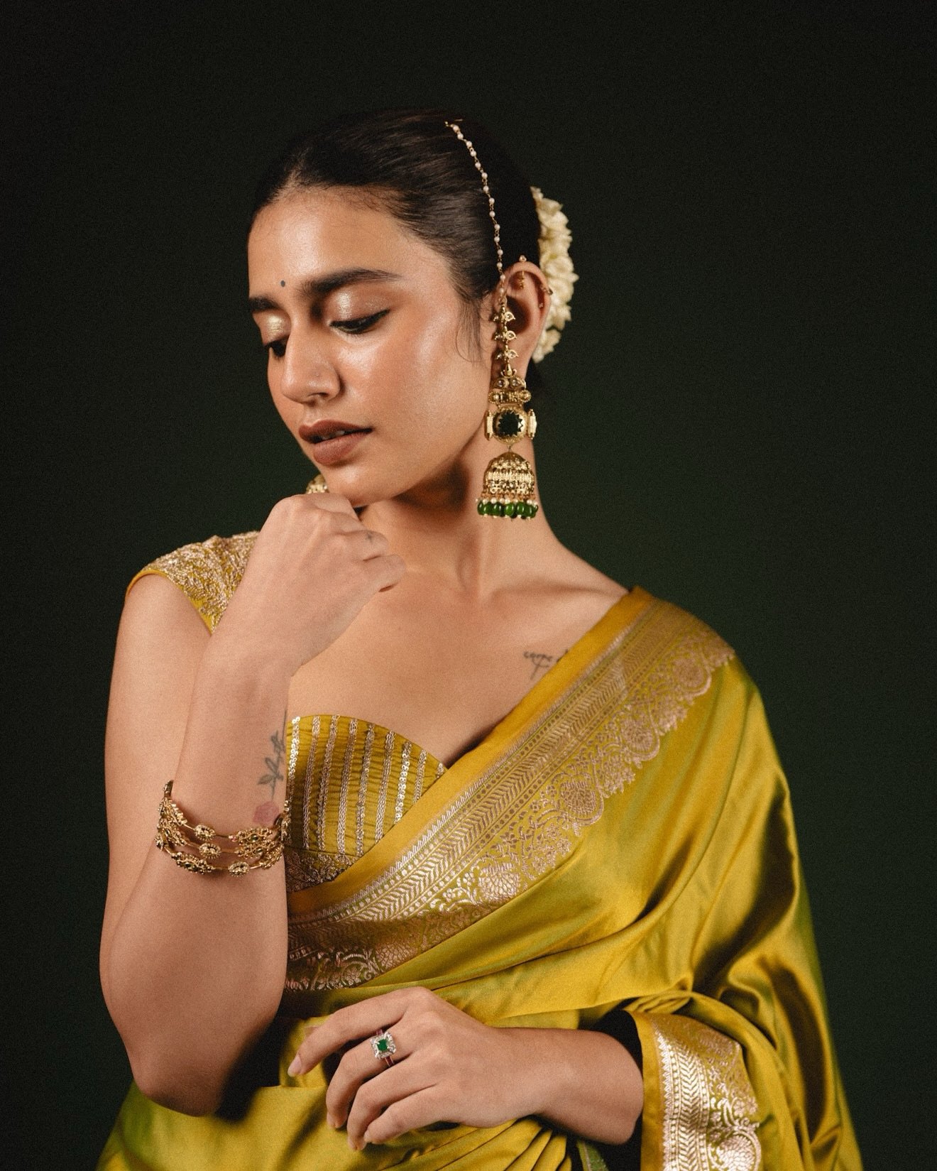 హీరోయిన్ ప్రియా వారియర్ కొత్త ఫోటోస్ 
