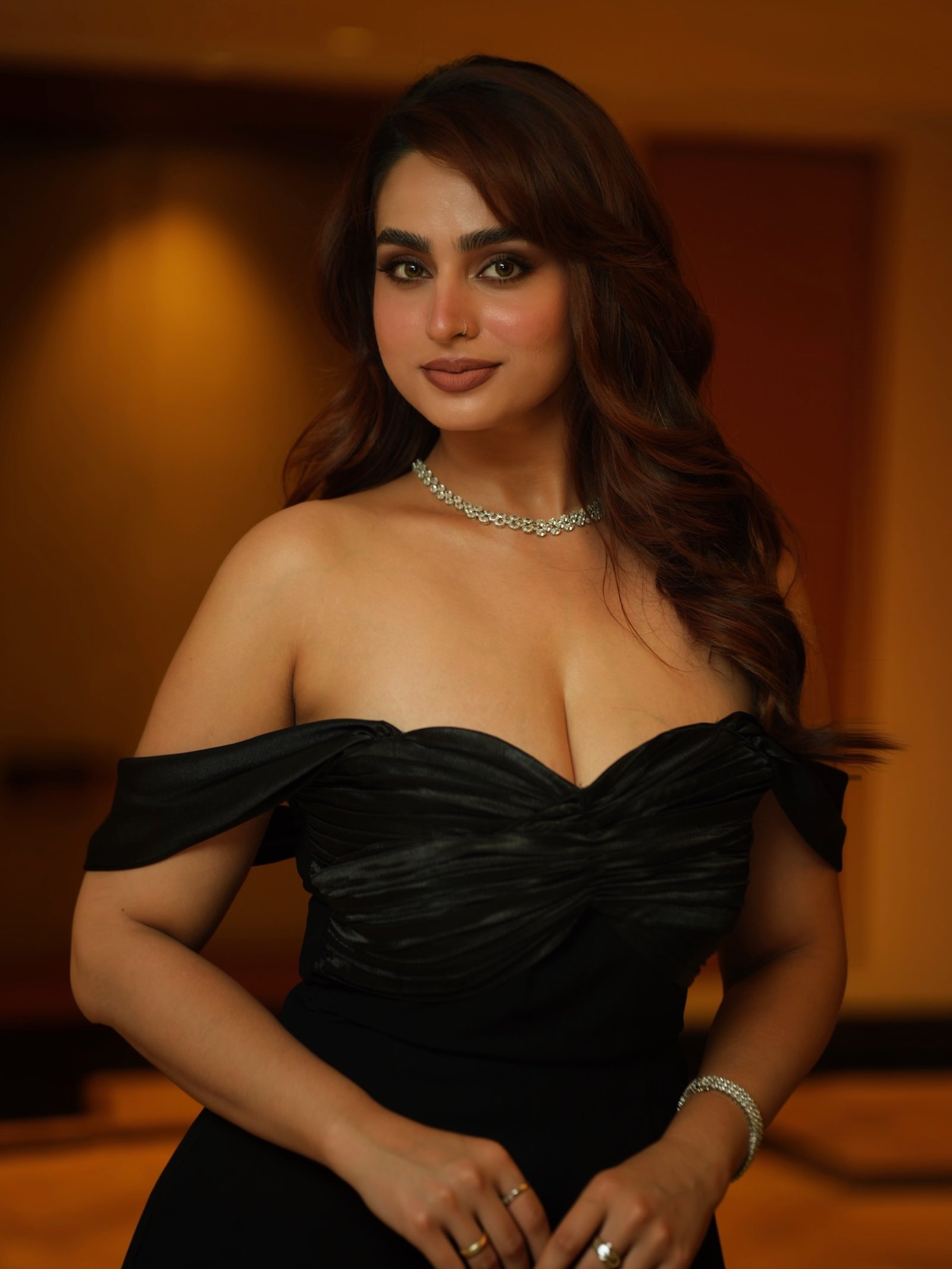నటి అయేషా ఖాన్ గ్లామర్ ఫోటోస్ 