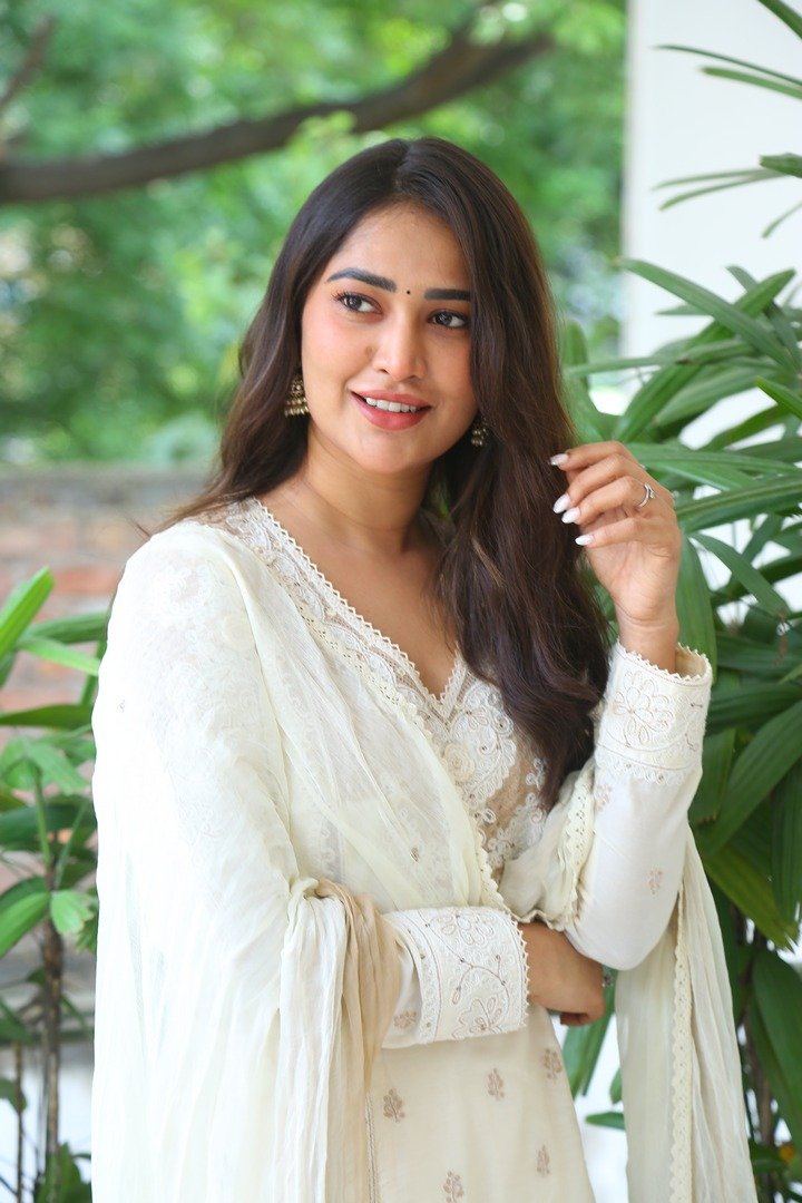 నటి దస్వికకింతల్లి కొత్త ఫోటోలు