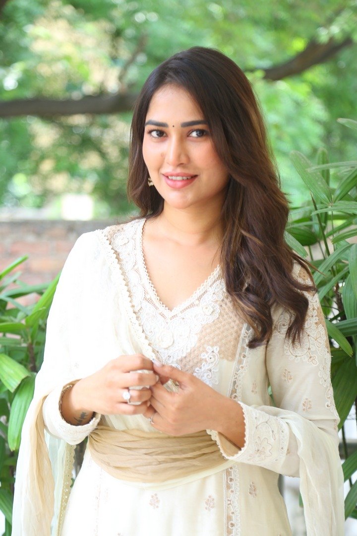 నటి దస్వికకింతల్లి కొత్త ఫోటోలు