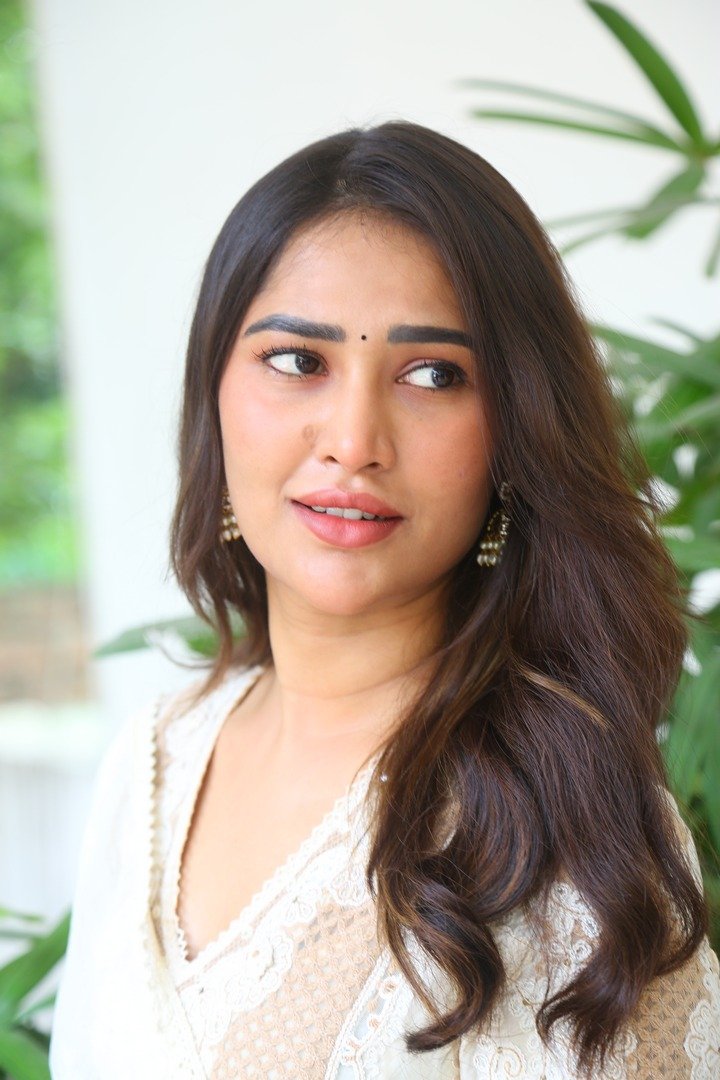 నటి దస్వికకింతల్లి కొత్త ఫోటోలు