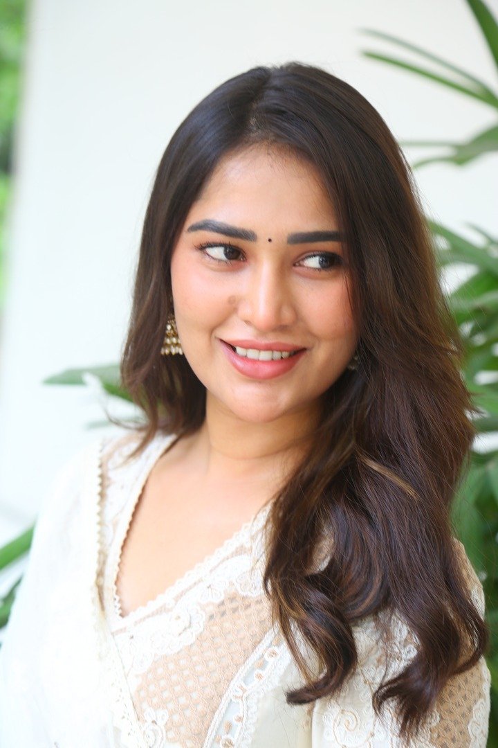 నటి దస్వికకింతల్లి కొత్త ఫోటోలు