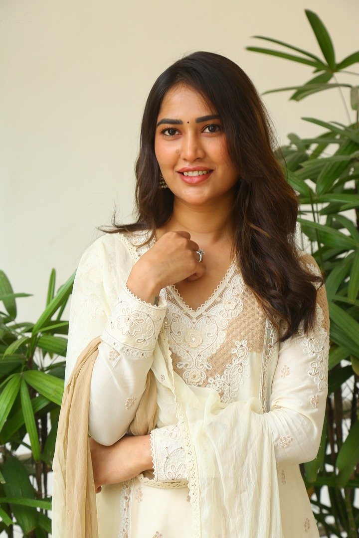 నటి దస్వికకింతల్లి కొత్త ఫోటోలు