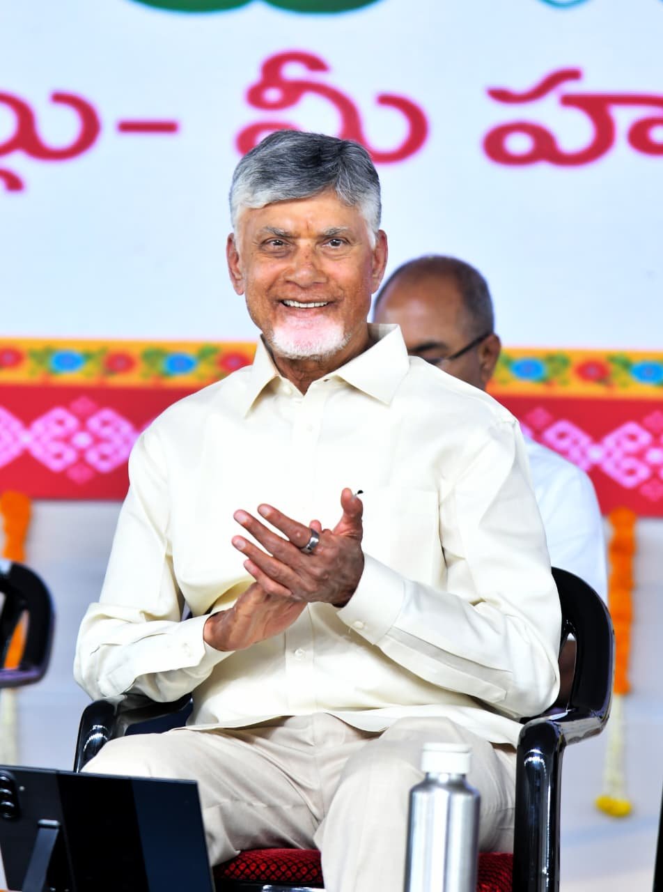 ‘పేదలకు పట్టాభిషేకం’ 