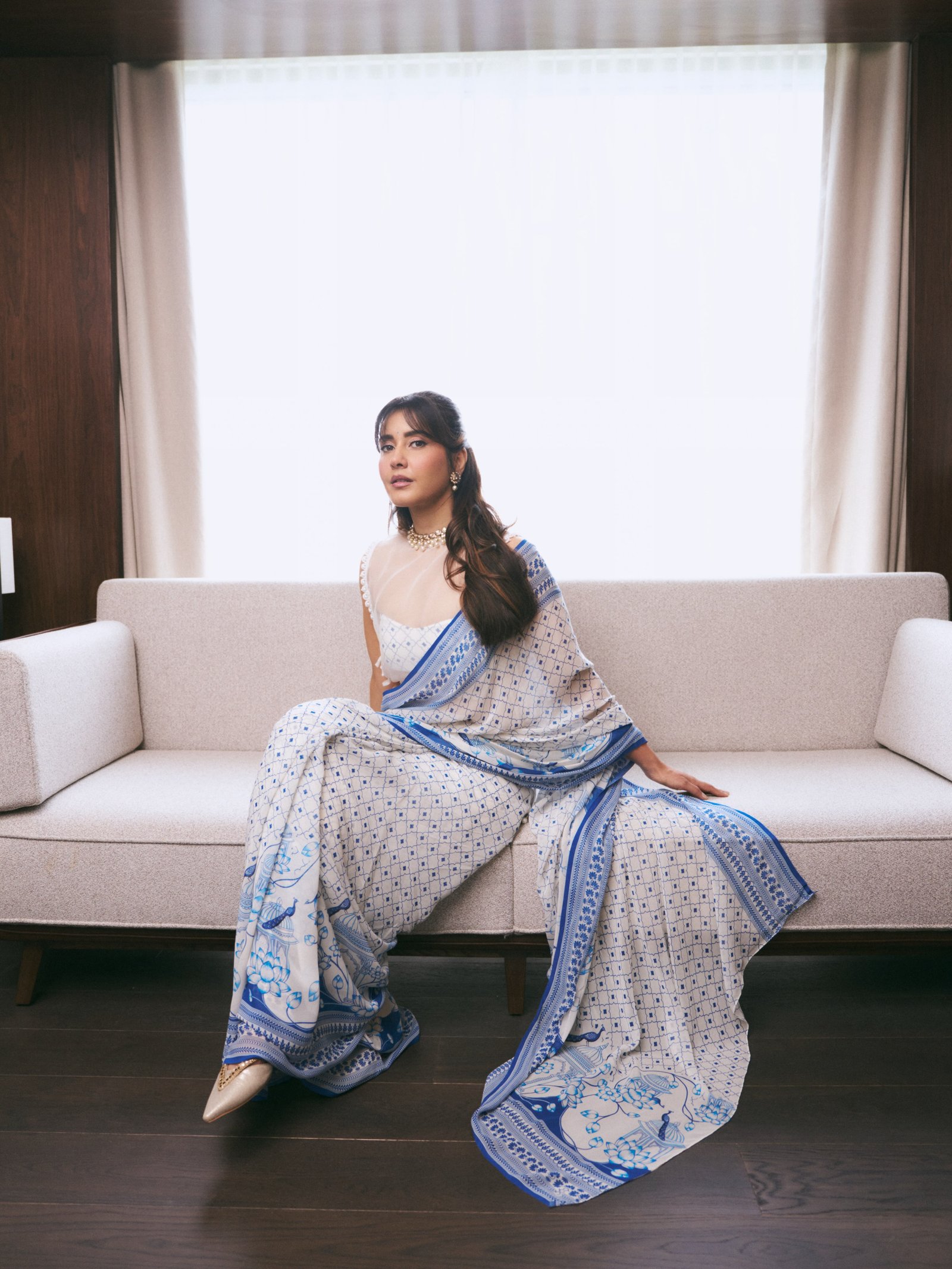 హీరోయిన్ రాశీ ఖన్నా కొత్త ఫోటోలు