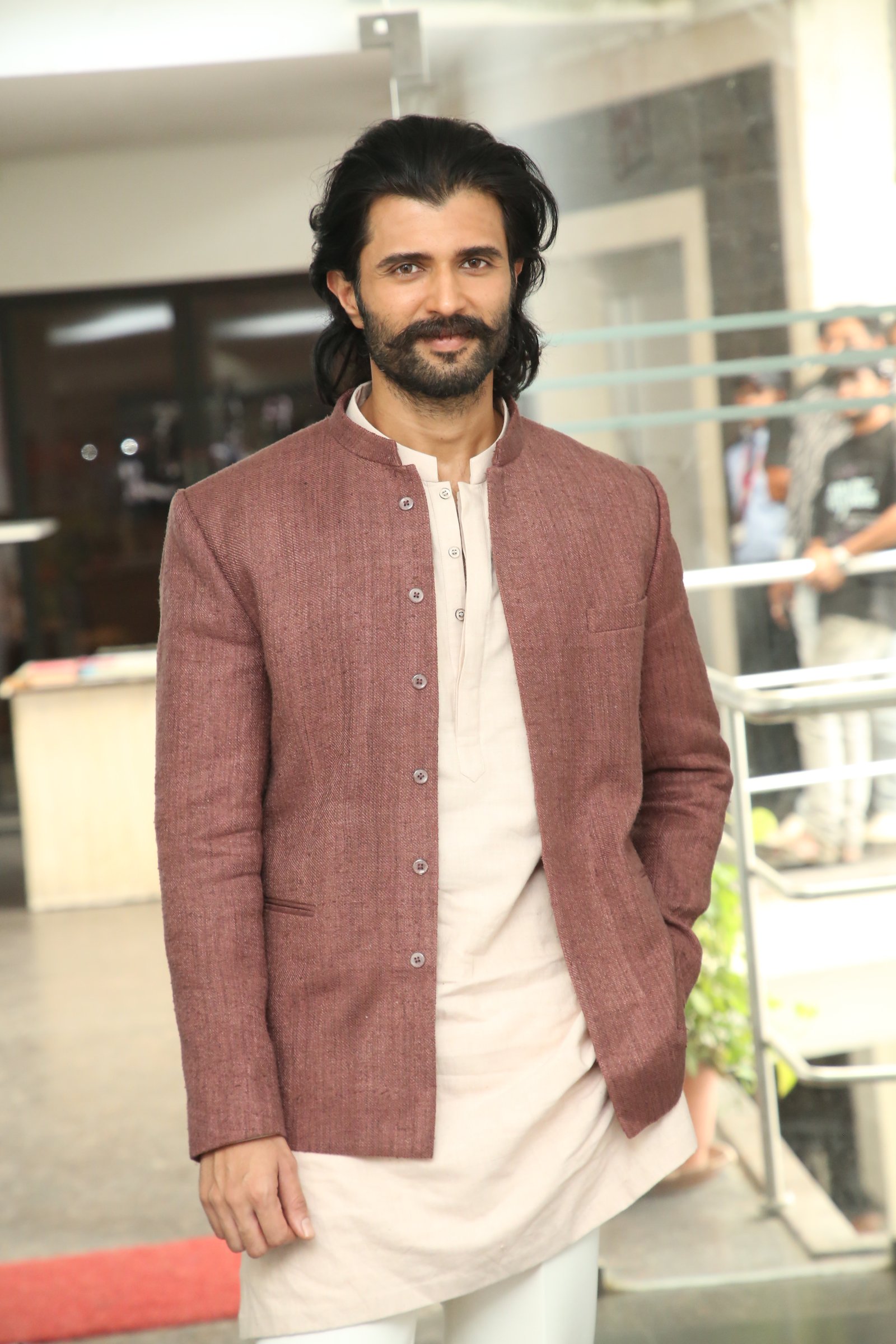 హీరో విజయ్ దేవరకొండ ఇంటర్వ్యూ ఫోటోస్ @ రణబాలి మూవీ