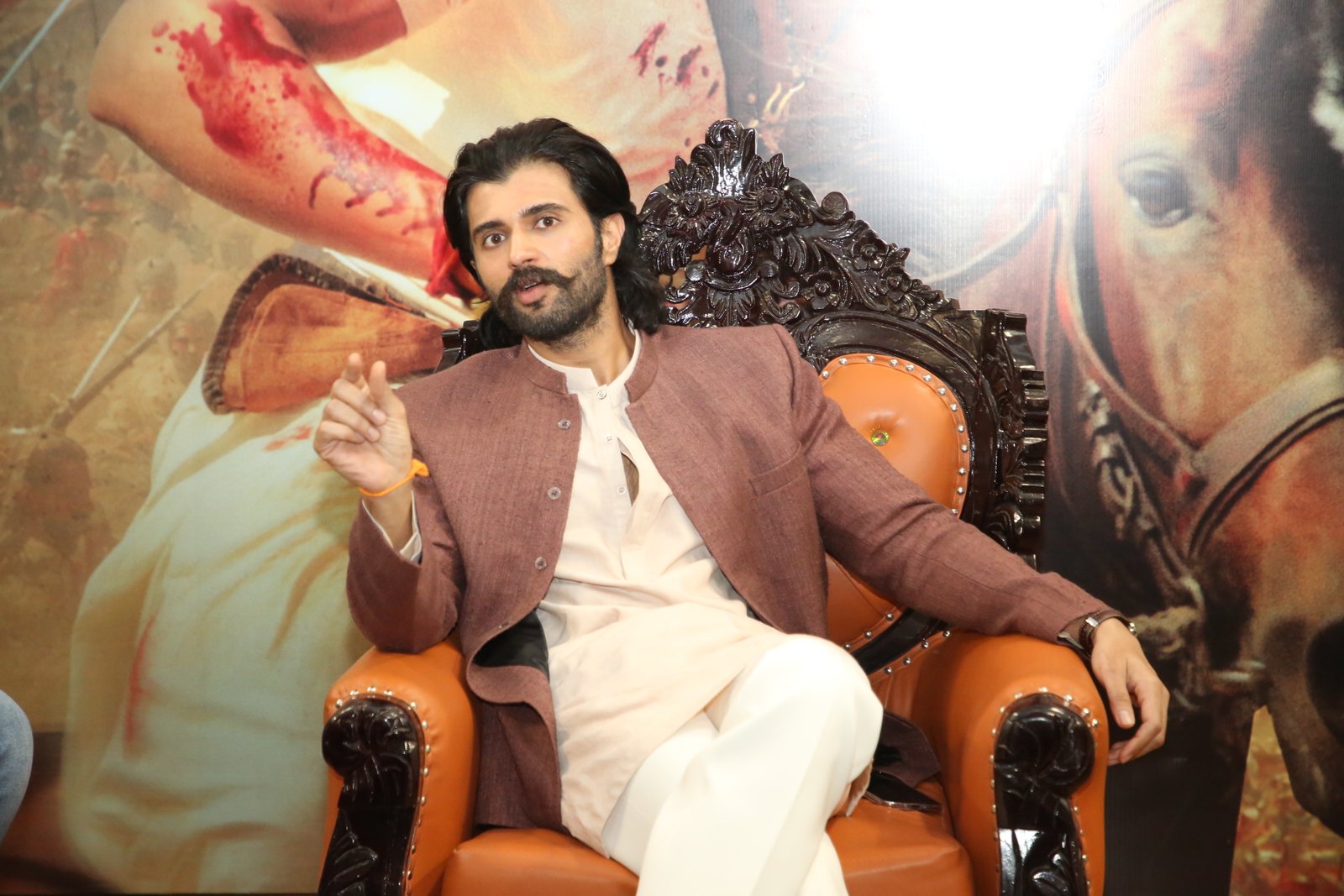 హీరో విజయ్ దేవరకొండ ఇంటర్వ్యూ ఫోటోస్ @ రణబాలి మూవీ