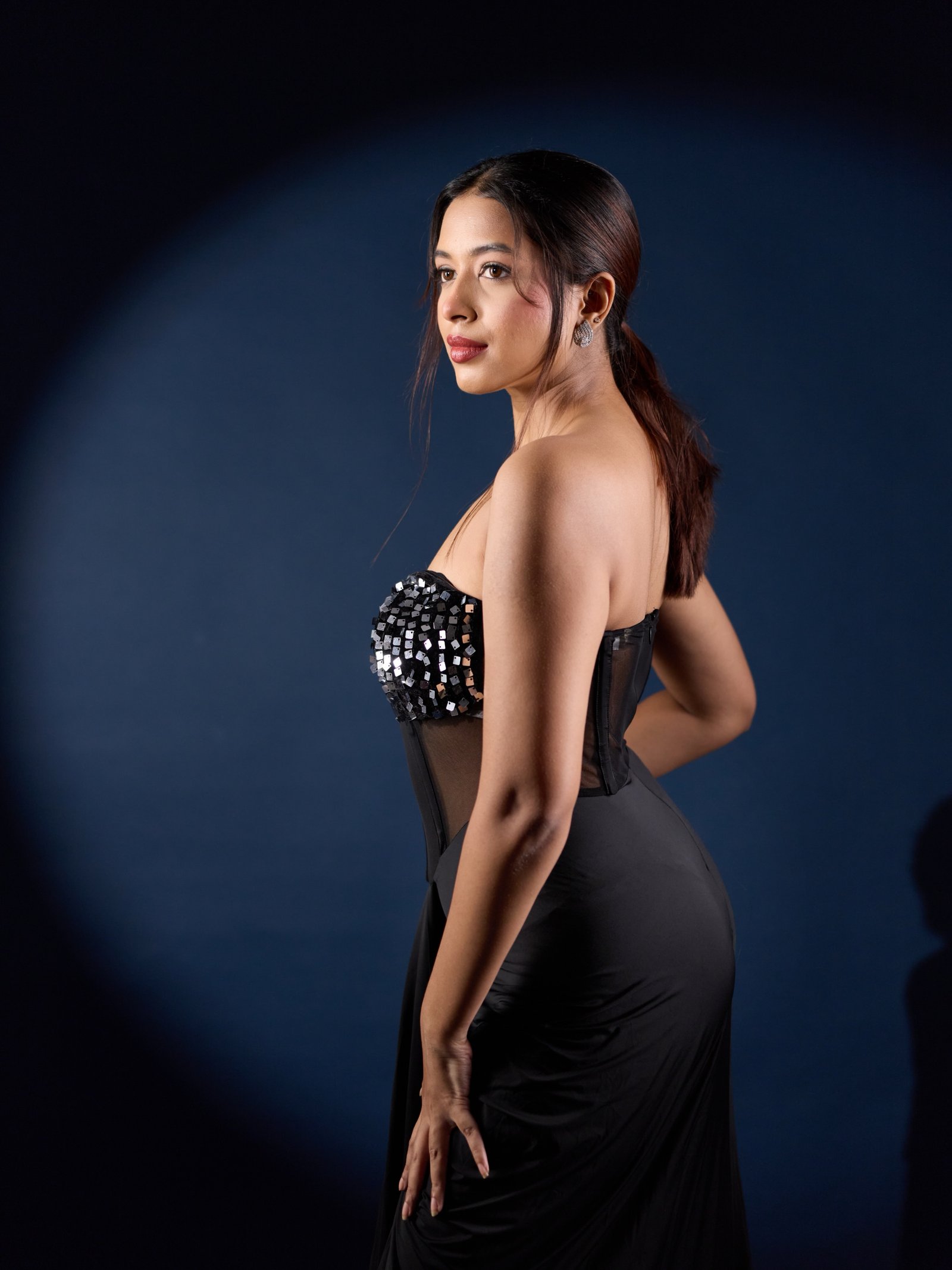 నటి రితికా చక్రవర్తి లేటెస్ట్ ఫోటోస్ 