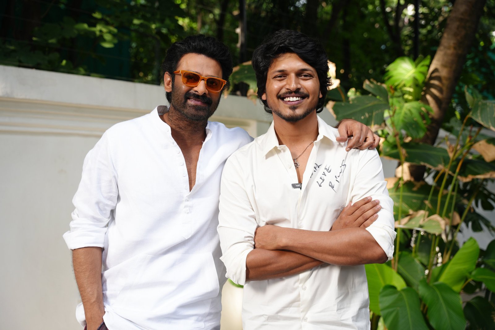 హీరో ప్రభాస్ ను కలిసిన రోమాంచకం మూవీ టీమ్ ఫోటోస్ 