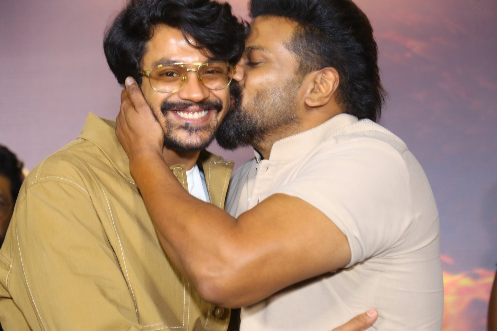 ఆస్మాన్ మూవీ టీజర్ లాంచ్ ఫొటోస్