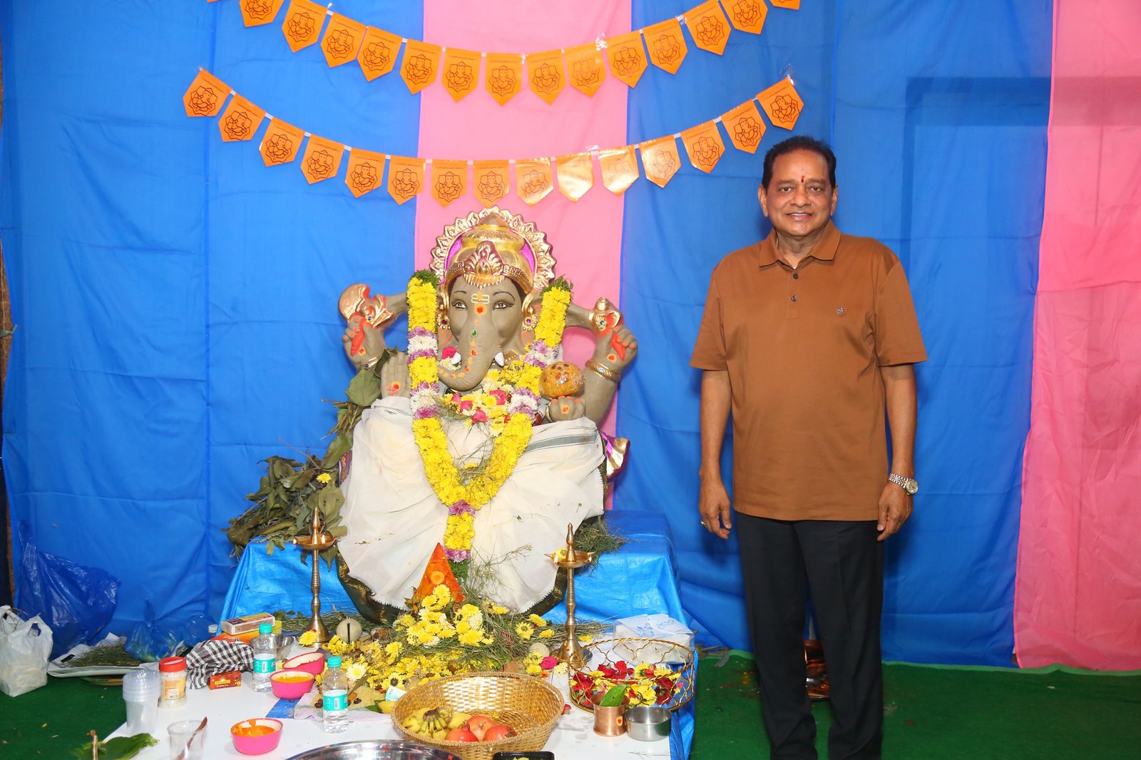 సూర్య ప్రధాన కార్యాలయంలో గణేష్ పూజ ఫోటోస్ 