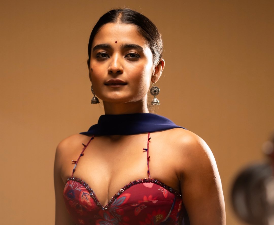 నటి చైత్ర జె ఆచార్ హాట్ ఫోటోస్ 