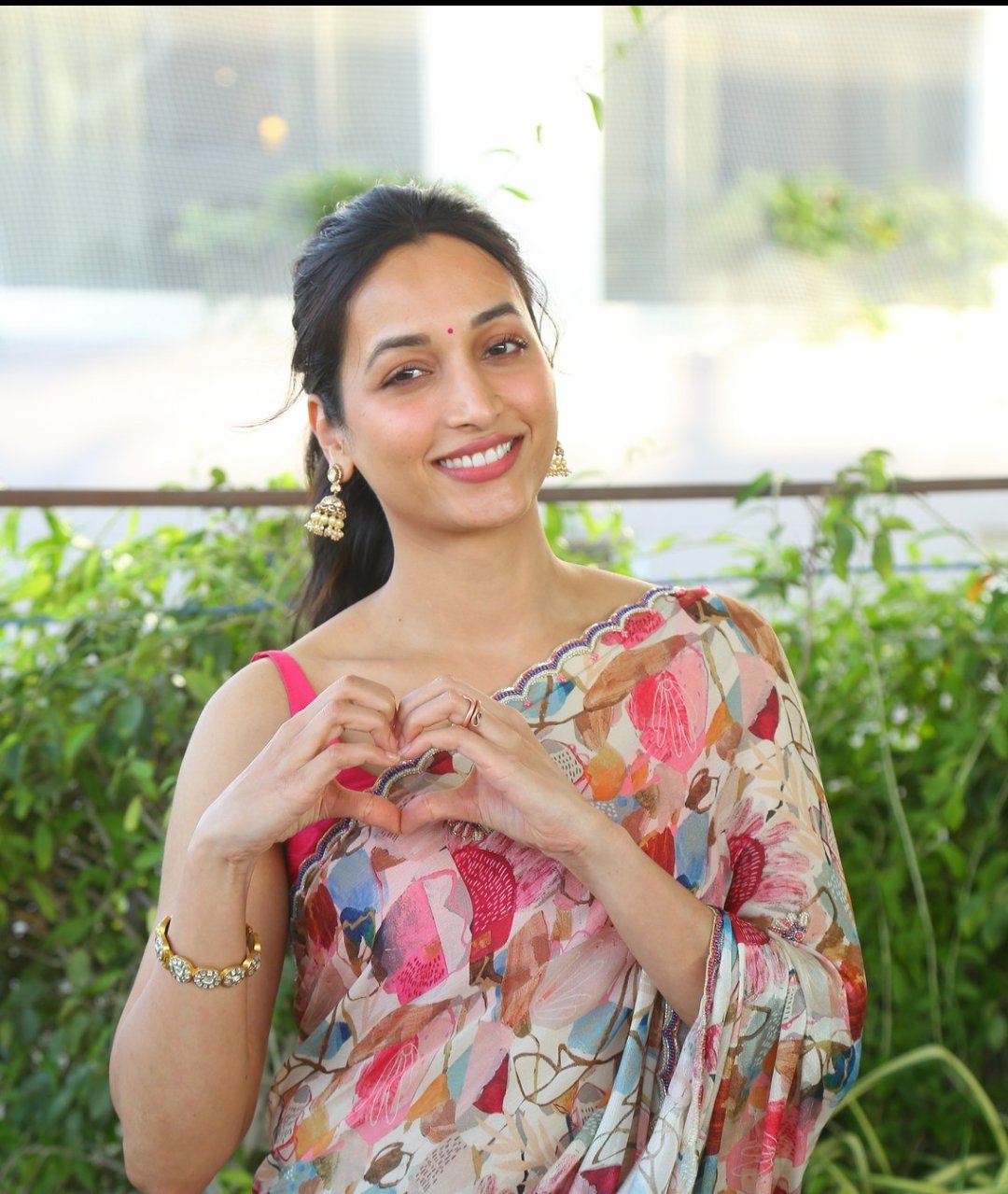 హీరోయిన్ శ్రీనిధి శెట్టి కొత్త ఫోటోస్ 