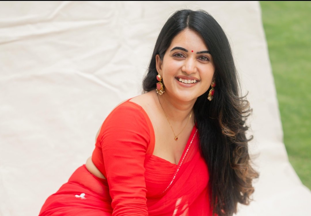 యాంకర్ స్రవంతి చొక్కరపు కొత్త ఫోటోలు 